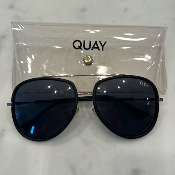 Quay Australia Accessories - Quay black and gold aviator sunglasses with case